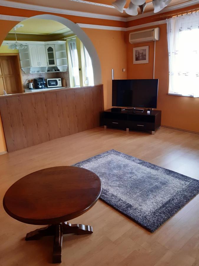 Gábor Pál 1 Apartman 1 szoba Dunafoldvar Kültér fotó